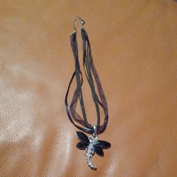 -- Chic Black Dragonfly Pendant Necklace - Picture 1 of 5